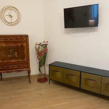 Apartment Pecciolo Port